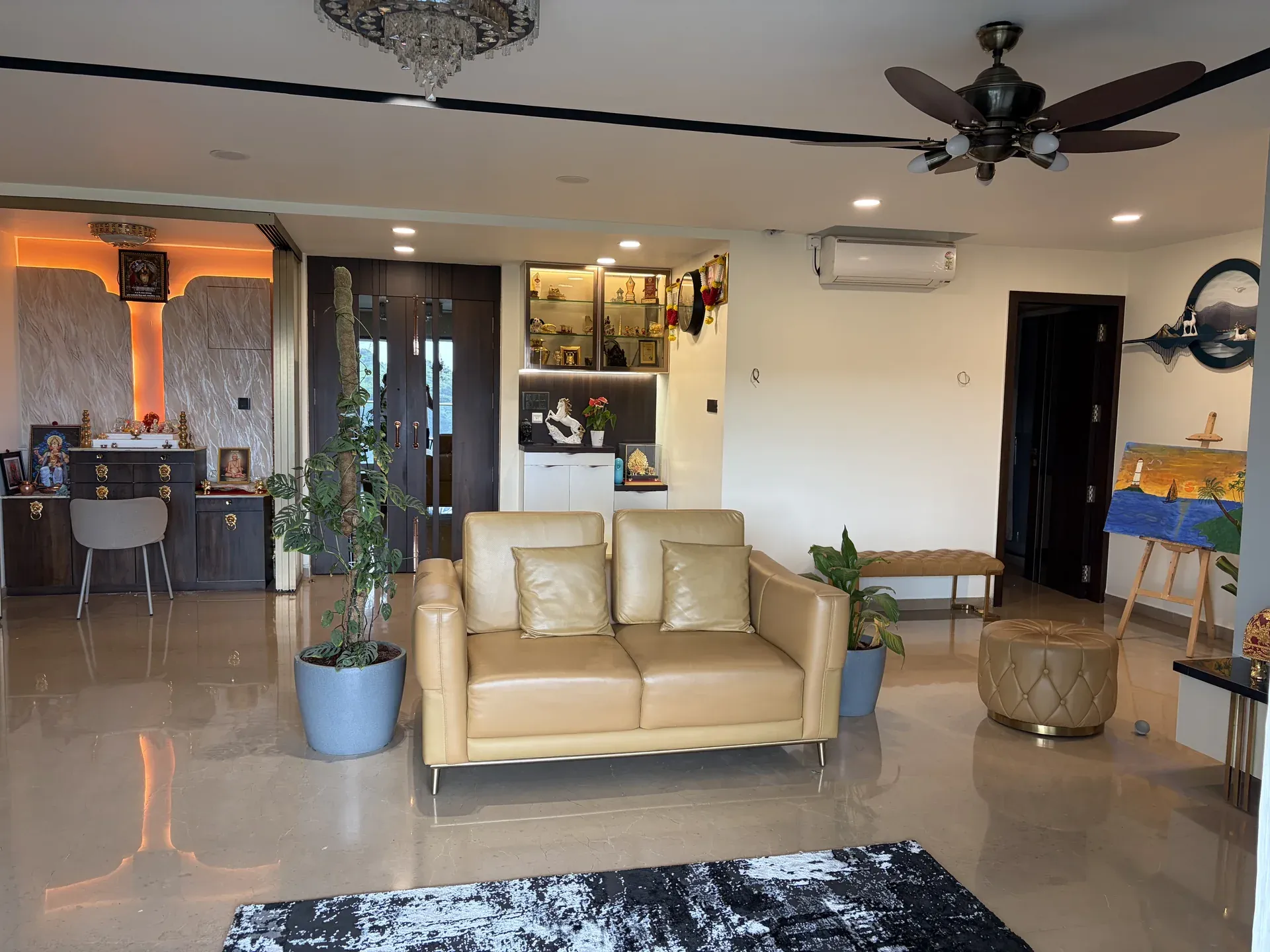 Salunkhe's Residence interior photograph 2