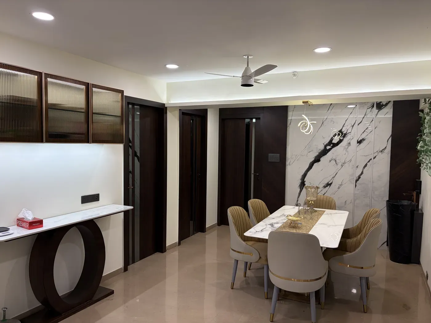 Salunkhe's Residence interior photograph 14