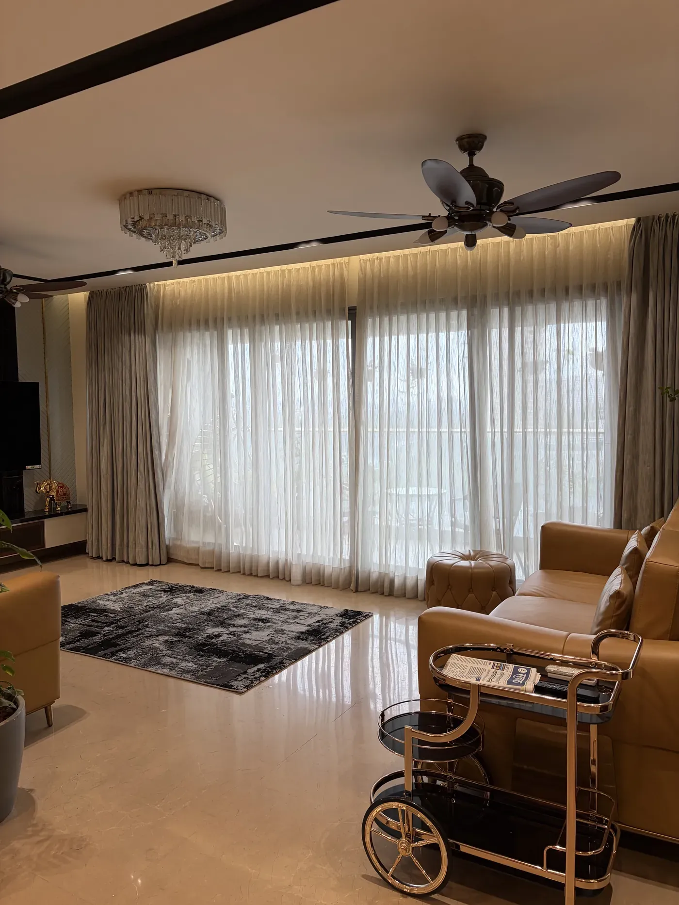 Salunkhe's Residence interior photograph 11