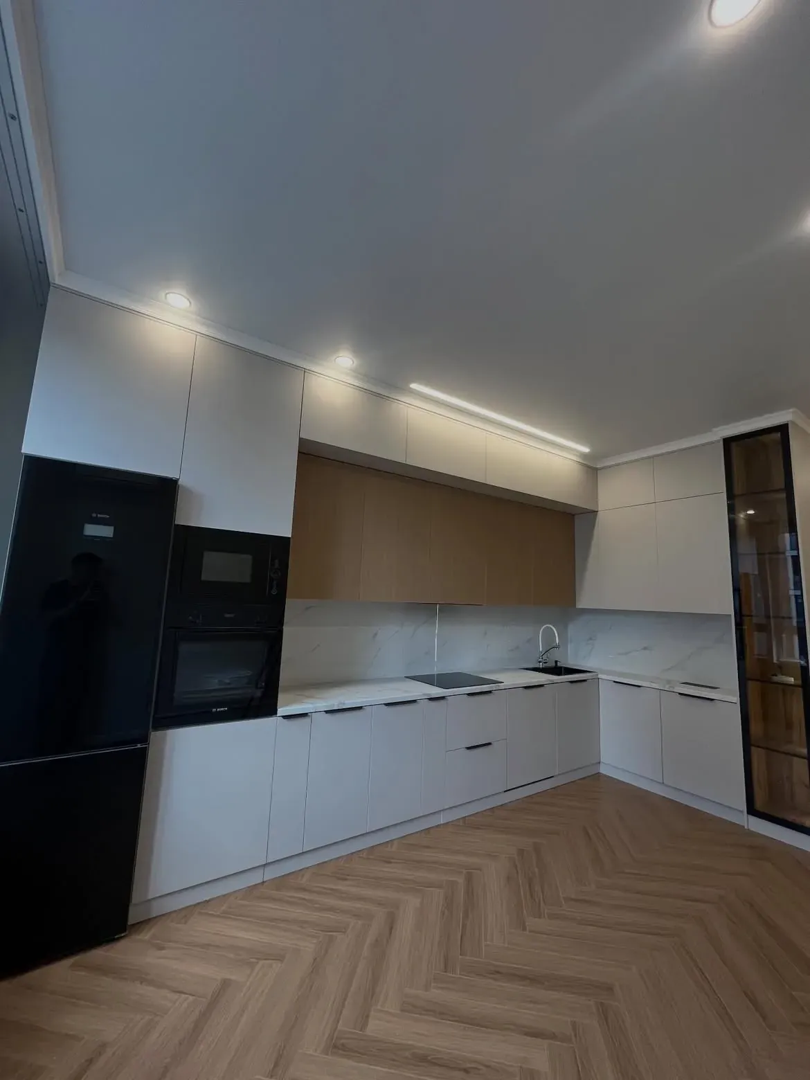 Snehal's Kitchen interior photograph 4